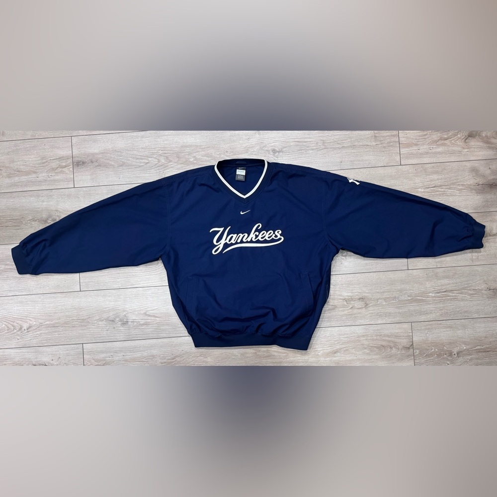 Nike Men's LARGE YANKEES V-Neck Polyester Pull-Over
